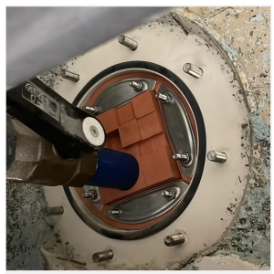 Kablolar ve Borular İçin Korumalı Duvar Geçişi